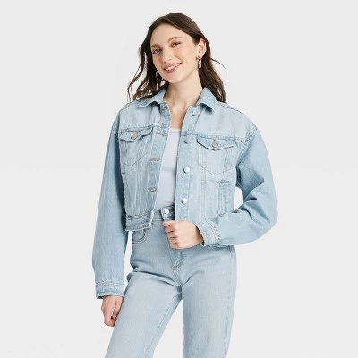 Women's Cropped Trucker Jacket - Universal Thread™ Light Wash 8 Women's Cropped Trucker Jacket - Universal Thread™ Light Wash - Image 6
