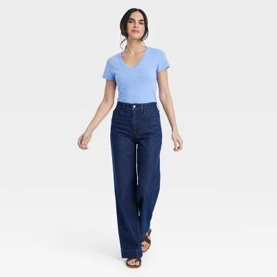 Women's Fitted Short Sleeve V-Neck T-Shirt - Universal Thread™ Brown 4 Women's Fitted Short Sleeve V-Neck T-Shirt - Universal Thread™ Brown - Image 2