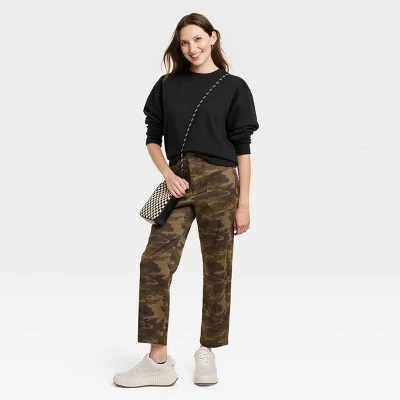 Women's Pullover Sweatshirt - Universal Thread™ White 4 Women's Pullover Sweatshirt - Universal Thread™ White - Image 2