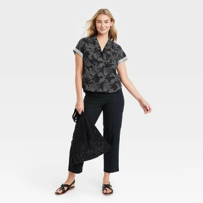 Women's Short Sleeve Collared Button-Down Shirt - Universal Thread™ Blue Striped 4 Women's Short Sleeve Collared Button-Down Shirt - Universal Thread™ Blue Striped - Image 2