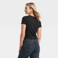 Women's Shrunken Short Sleeve V-Neck T-Shirt - Universal Thread™ Emerald Green