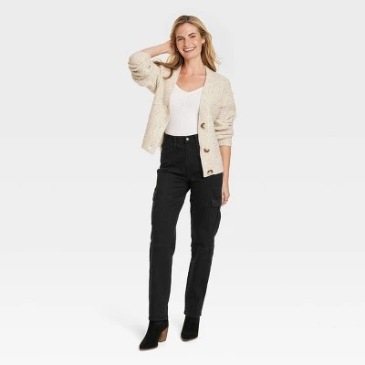 Women's High-Rise 90's Straight Cargo Jeans - Universal Thread™ Black 4 Women's High-Rise 90's Straight Cargo Jeans - Universal Thread™ Black - Image 2