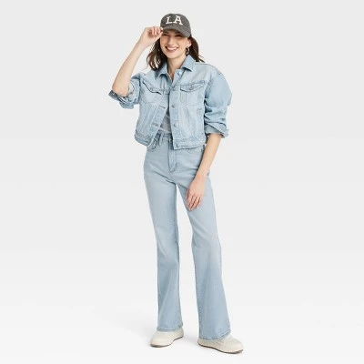 Women's Cropped Trucker Jacket - Universal Thread™ Light Wash 4 Women's Cropped Trucker Jacket - Universal Thread™ Light Wash - Image 2
