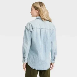 Women's Oversized Denim Boyfriend Shirt - Universal Thread™ Light Wash